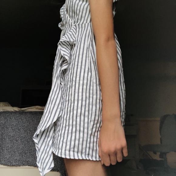a gorgeous striped dress - Picture 4 of 4